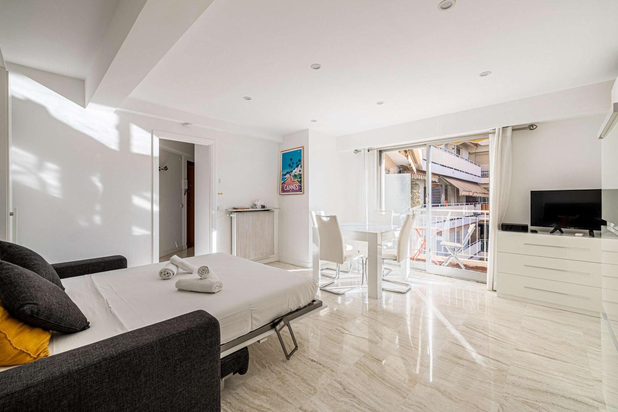 Appartement Le Louis Blanc Avec Balcon En Plein Centre-ville Cannes